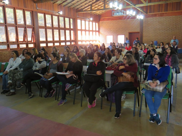 Planejamento e elaboração de roteiros turísticos são destacados em 1º Encontro sobre Ecoturismo do Projeto Gota d’Água