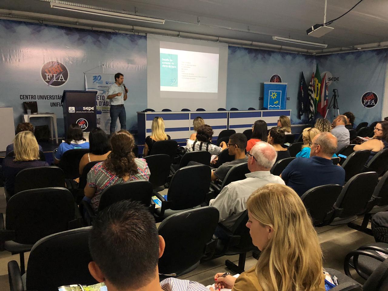 Primeiro Encontro Regional do Projeto Gota D’Água utiliza o celular para a troca de ideias e sugestões