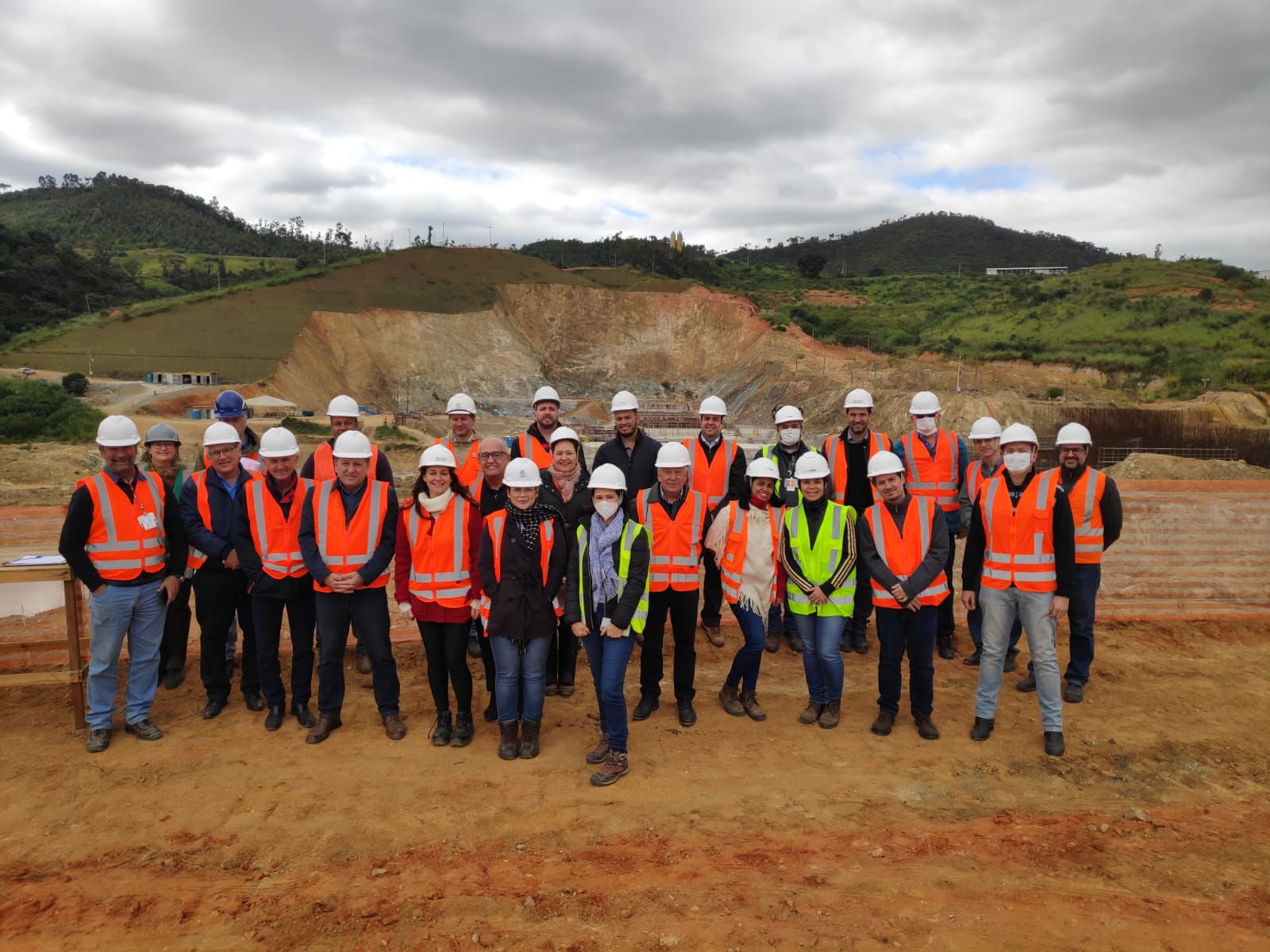 Consórcio PCJ e seus associados visitam obra da Barragem de Pedreira