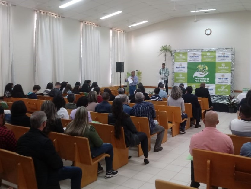 O Combate aos Desertos Verdes: controle de espécies invasoras é debatido em Hortolândia