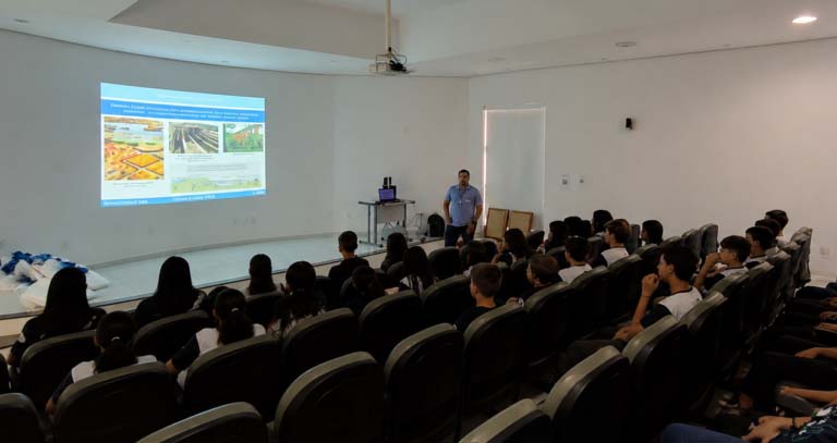DAE de Santa Bárbara d’Oeste capacita alunos com tema do Projeto Gota d’Água 2026